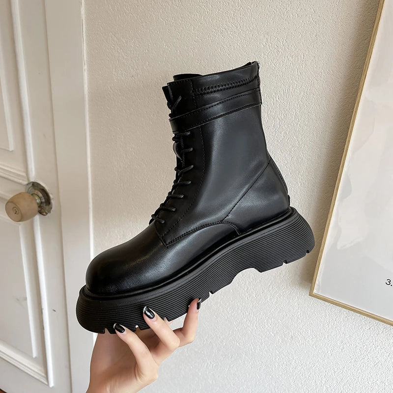 STREETFASH∞N Thick soled boots for women